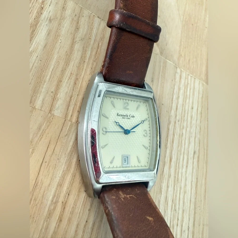 vintage Kenneth Cole New York men’s silver tone brown leather watch NEW BATTERY